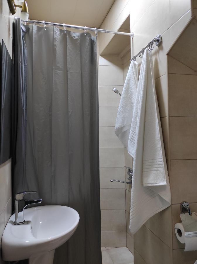 Tranquil Apartment In Vake Tbilisi Exteriör bild
