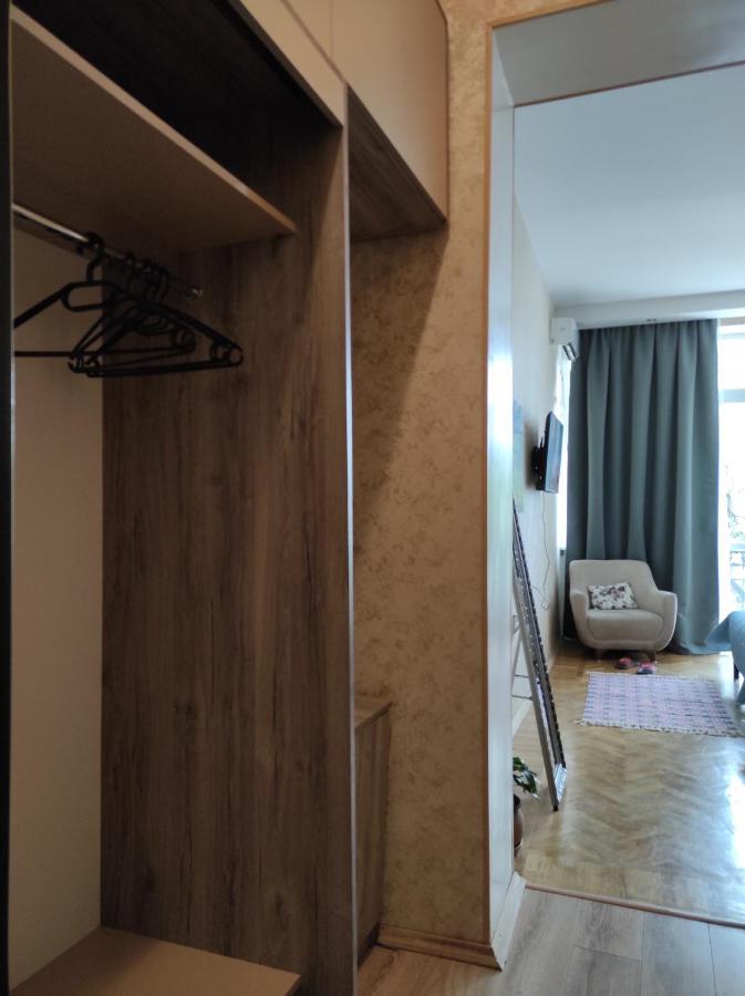Tranquil Apartment In Vake Tbilisi Exteriör bild