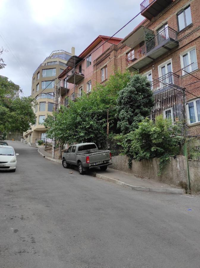 Tranquil Apartment In Vake Tbilisi Exteriör bild